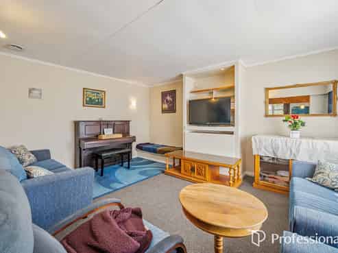 12 Miles Crescent, Wainuiomata