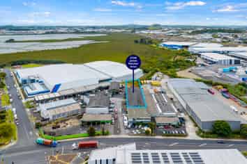 Heavy Industrial Powerhouse - Gantry Cranes & Yard