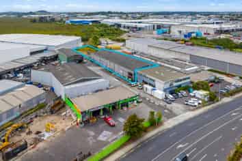 Heavy Industrial Powerhouse - Gantry Cranes & Yard