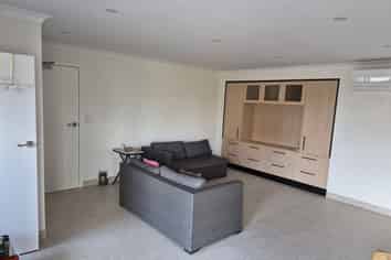 Auckland - Address withheld