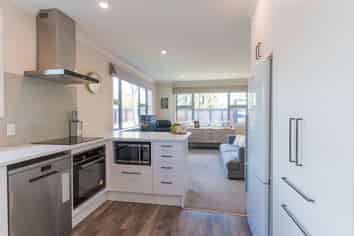 307 College Street, West End