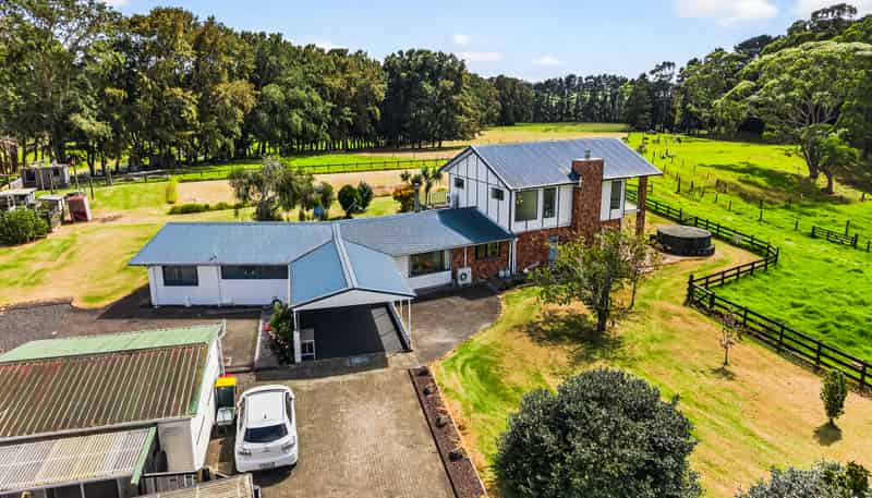 107 Gordon Road, Pollok