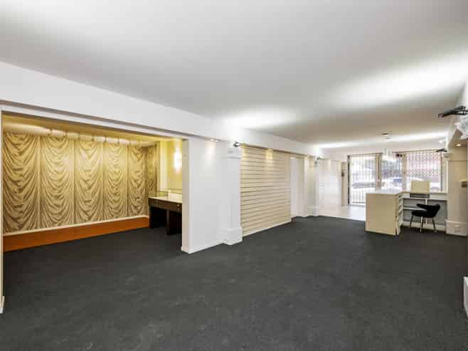 Standalone Freehold | Showroom & Warehouse