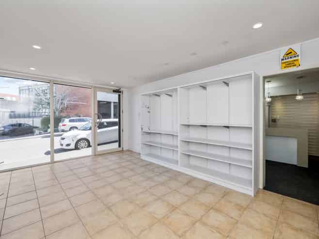 Standalone Freehold | Showroom & Warehouse