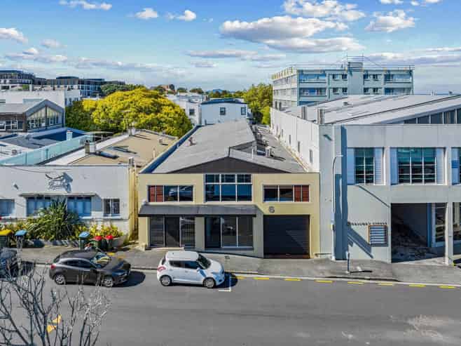 Standalone Freehold | Showroom & Warehouse