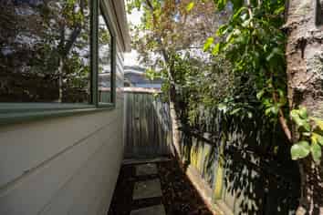 b/141 Tipahi Street, Nelson South