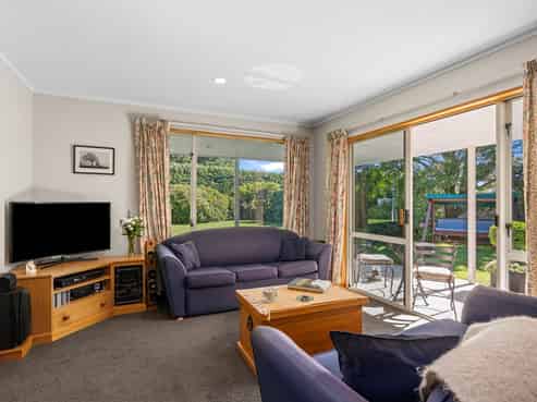 238 Beach Road East, Elgin