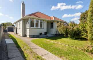 60 Pine Avenue, Ebdentown