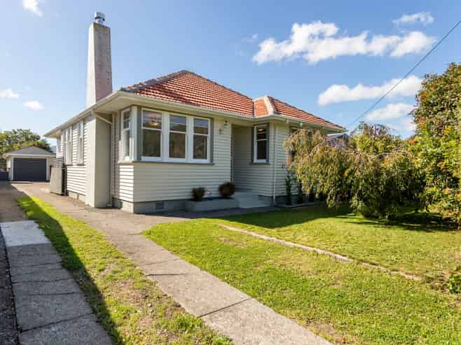 60 Pine Avenue, Ebdentown