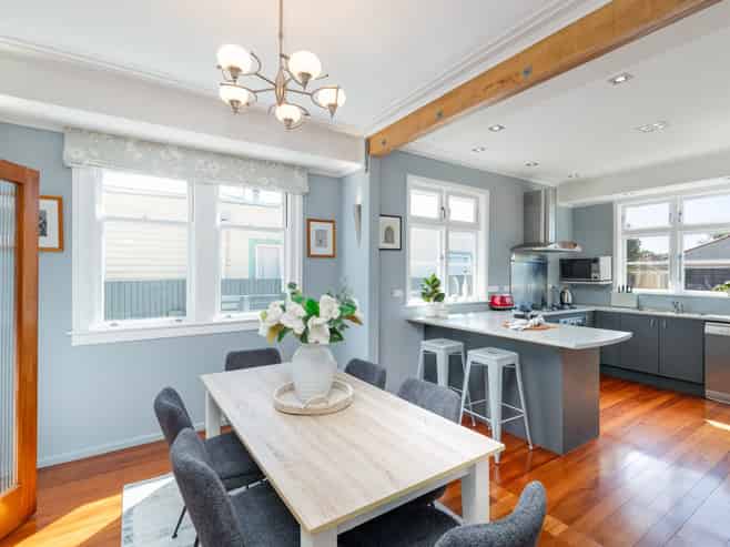 60 Pine Avenue, Ebdentown