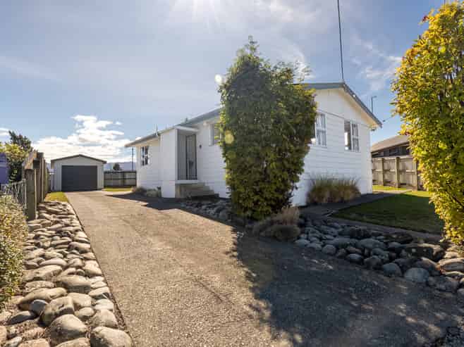 11 Bendrose Place, Twizel