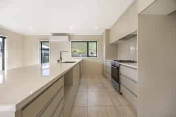 13 Henrietta Maxwell Grove, Wainuiomata