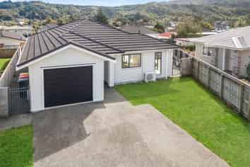13 Henrietta Maxwell Grove, Wainuiomata