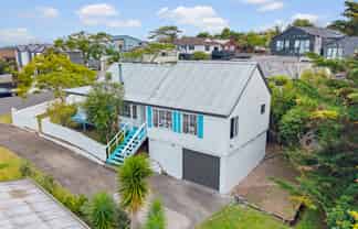 12 Coubray Place, Botany Downs