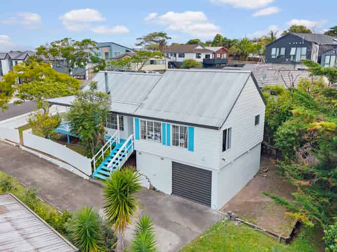 12 Coubray Place, Botany Downs