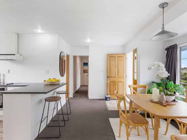 12 Coubray Place, Botany Downs