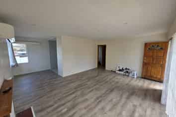 14 Ussher Place, Pakuranga Heights