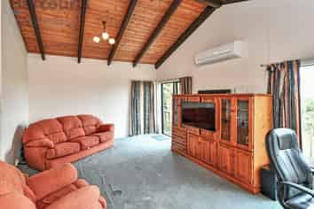 14  Rukumoana Place, Clendon Park