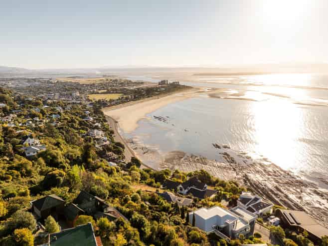 50 The Cliffs, Britannia Heights