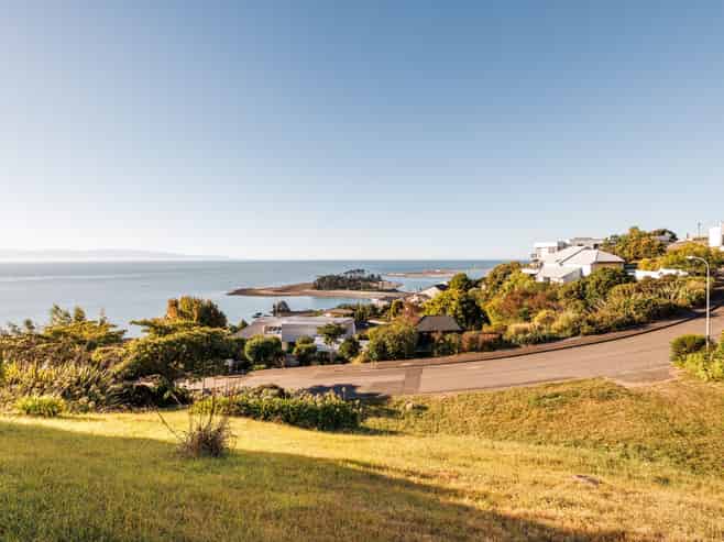 50 The Cliffs, Britannia Heights