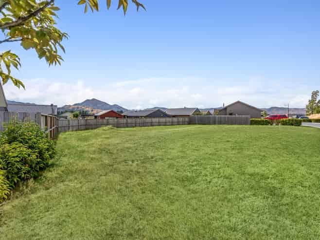 6 Bargour Street, Wanaka