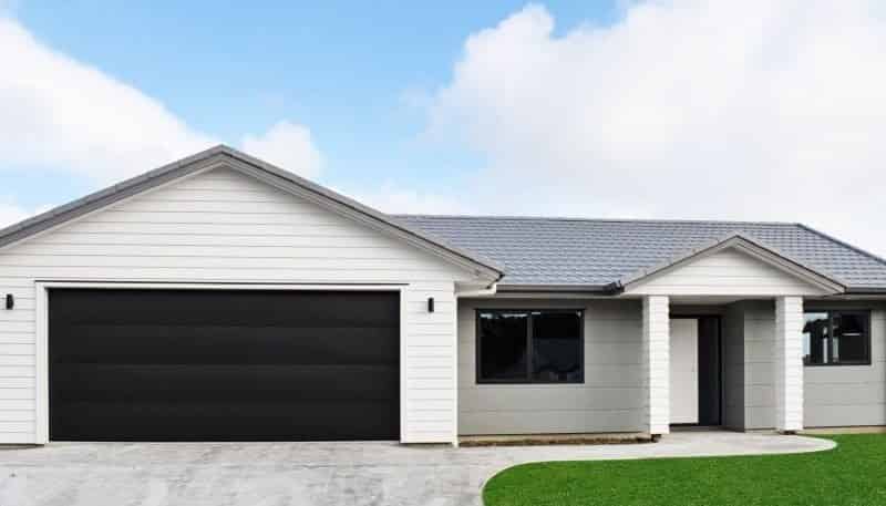 2 Kingi Te Ahoaho Pl, Otaki