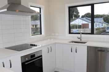 2 Kingi Te Ahoaho Pl, Otaki