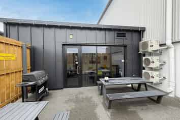 Premium Industrial Facility – Dakota Park