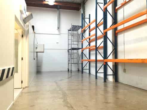 VACANT COMMERCIAL KITCHEN
