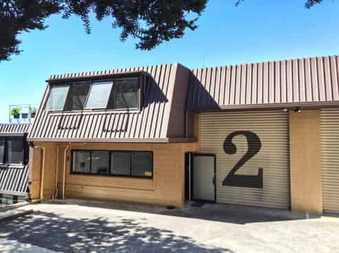 VACANT COMMERCIAL KITCHEN
