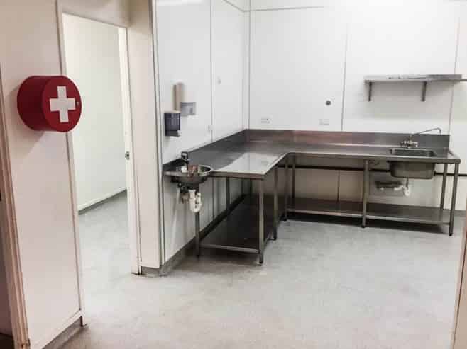 VACANT COMMERCIAL KITCHEN

 
