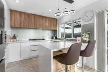 34A McInnes Road, Weymouth