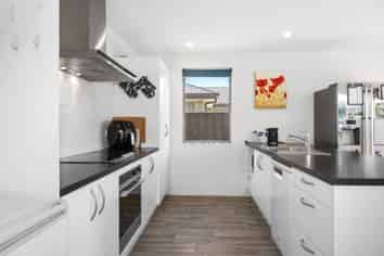 7 George West Square, Halswell