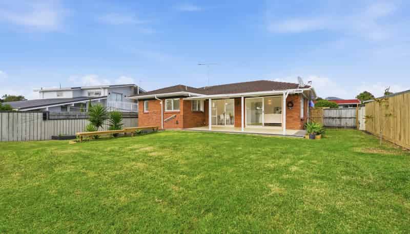 28 Whiteacres Drive, Sunnyhills