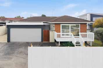 28 Whiteacres Drive, Sunnyhills