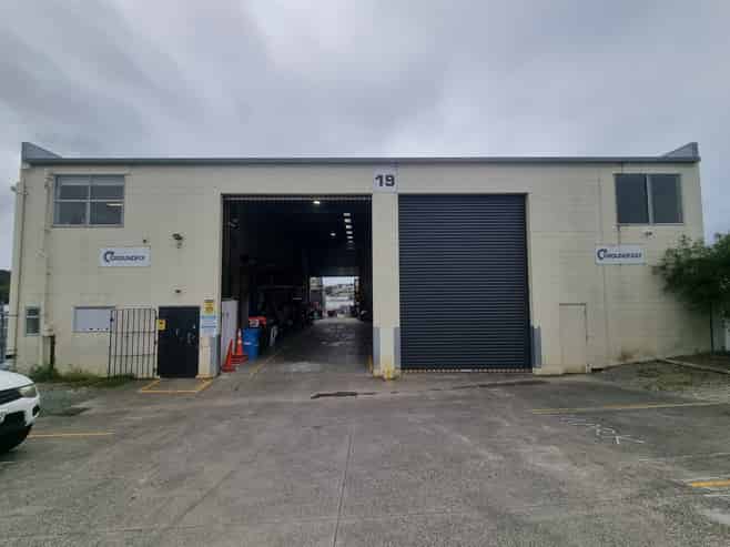 Standalone Industrial with Yard in Silverdale