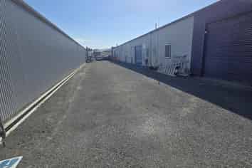 Workshop unit for lease in Awapuni