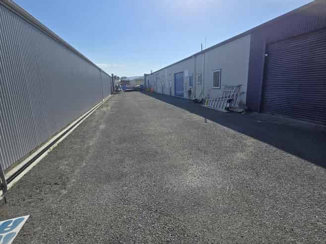 Workshop unit for lease in Awapuni