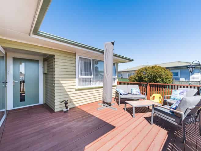 18 Belvedere Crescent, Takaro