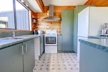 117B Stafford Road, AWATUNA