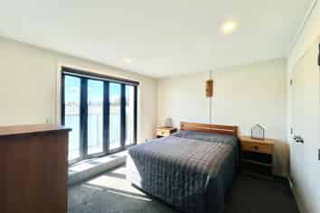 2/9 Freeman Way, Manukau