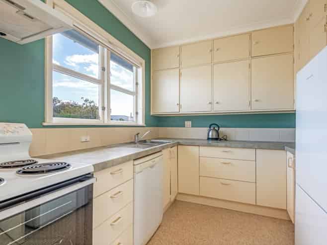 12 Nairn Crescent, Awapuni