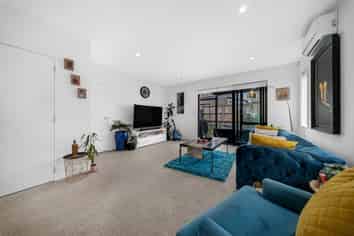 7 Renga Renga Road, Flat Bush