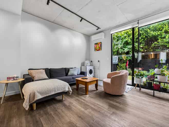 11/4163 Great North Road, Glen Eden