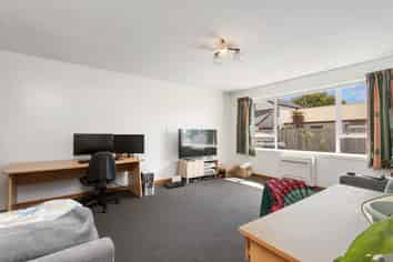 2/127 Clarence Street, Riccarton