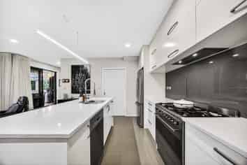 1 Bella Vista Drive, Gulf Harbour