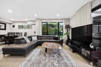 1 Bella Vista Drive, Gulf Harbour