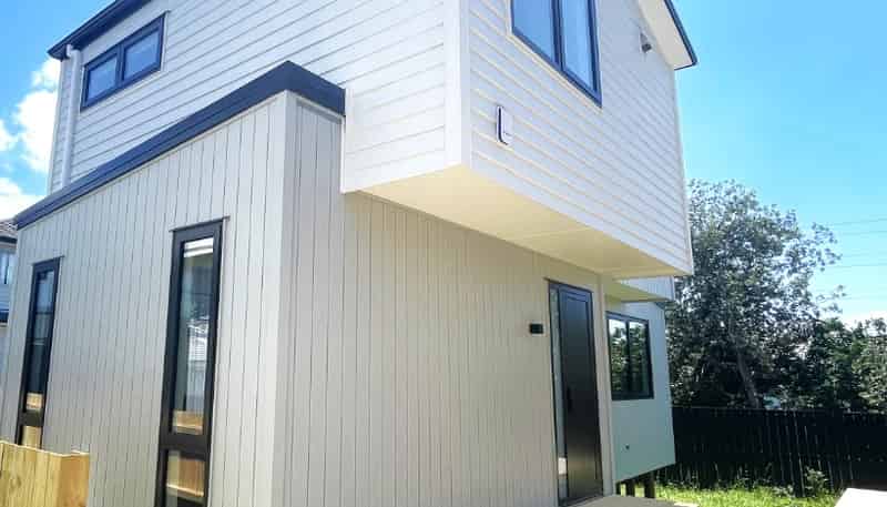 54/B Royal View Road, Te Atatu South