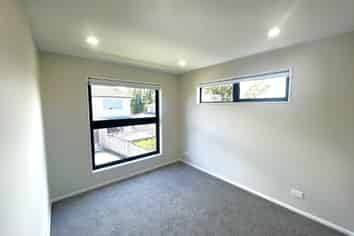 54/B Royal View Road, Te Atatu South