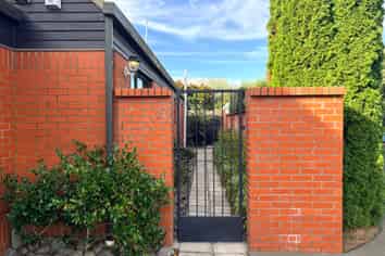 90 Rossall Street, Merivale